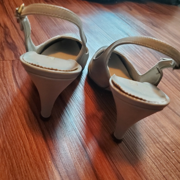 Vintage Light Gray Sling Back Heels - Picture 6 of 8